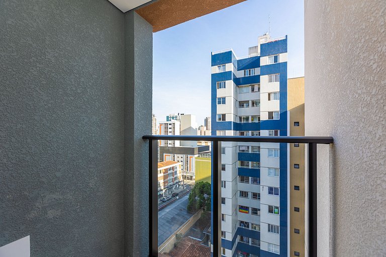 Apartamento estudio céntrico con balcón privado.