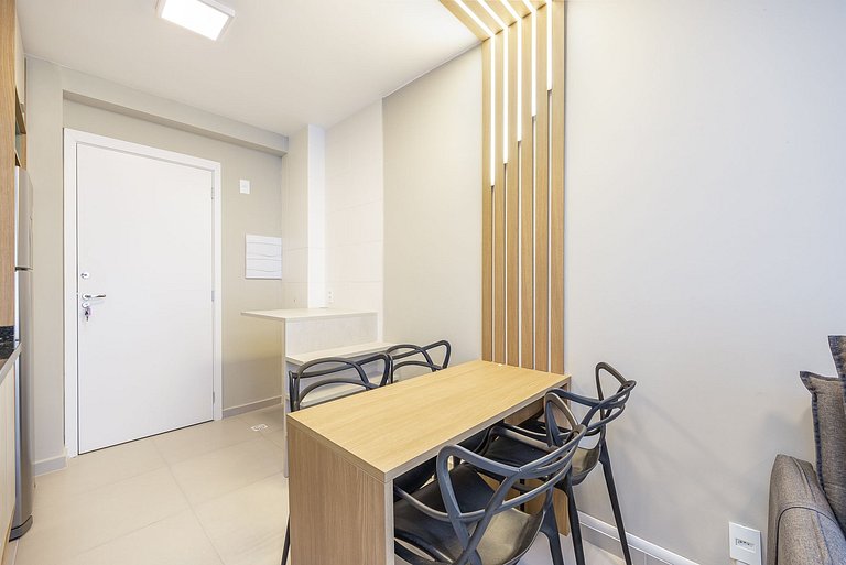 Studio com Sacada no Bairro Água Verde