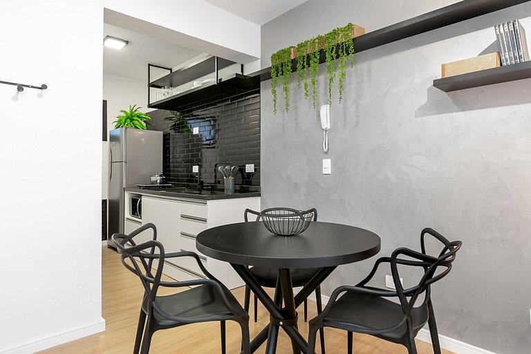 Studio industrial, com sacada