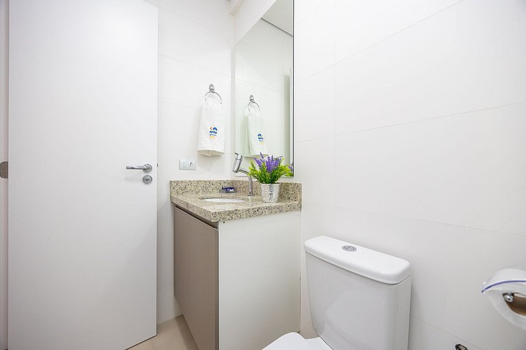 Apartamento finamente decorado no Centro de Curitiba, até 3