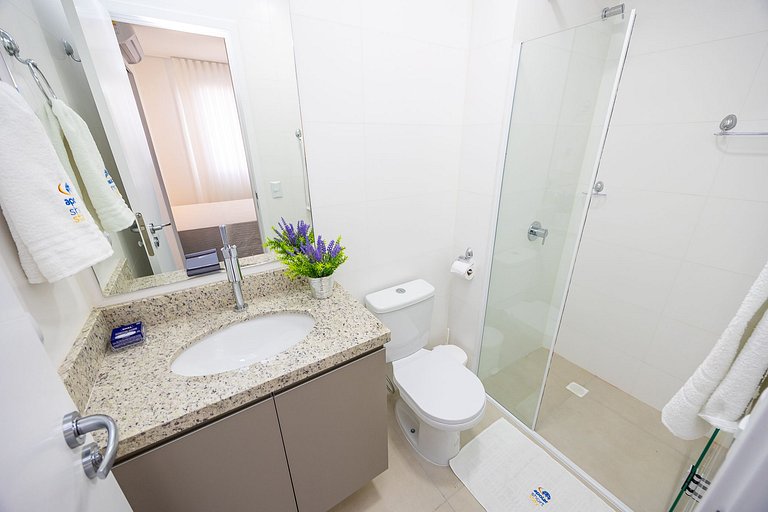 Apartamento finamente decorado no Centro de Curitiba, até 3