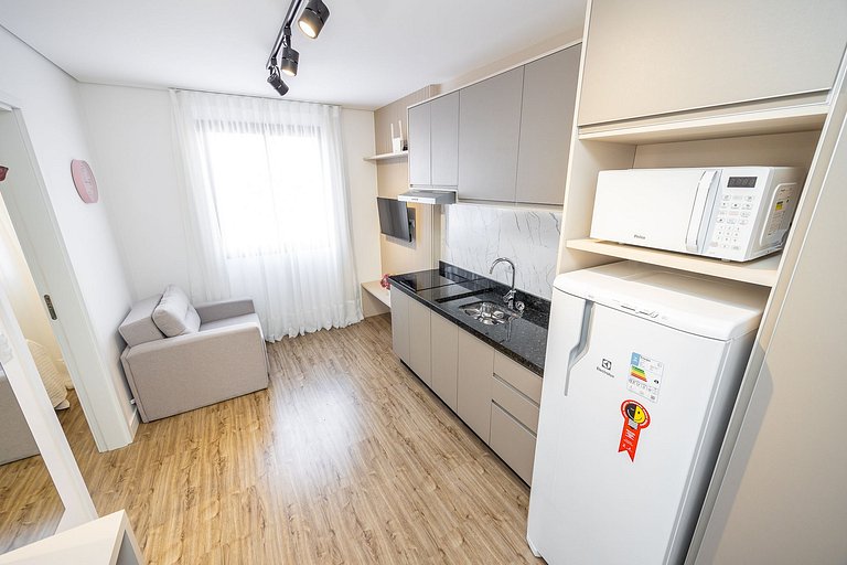 Apartamento finamente decorado no Centro de Curitiba, até 3