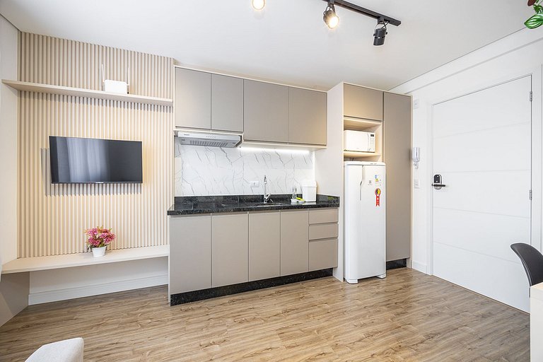 Apartamento finamente decorado no Centro de Curitiba, até 3