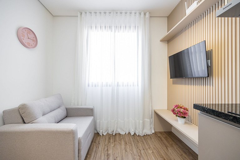 Apartamento finamente decorado no Centro de Curitiba, até 3