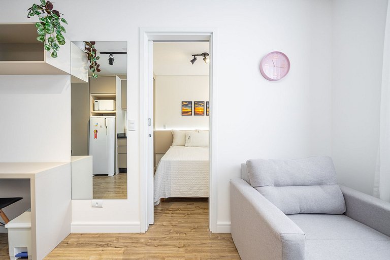Apartamento finamente decorado no Centro de Curitiba, até 3