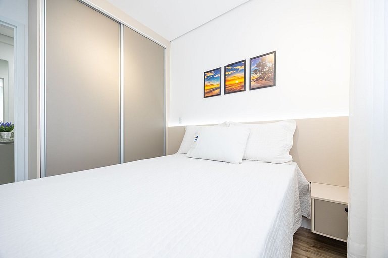 Apartamento finamente decorado no Centro de Curitiba, até 3