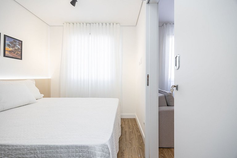 Apartamento finamente decorado no Centro de Curitiba, até 3