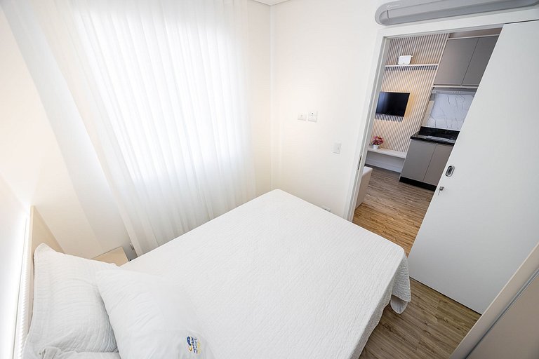 Apartamento finamente decorado no Centro de Curitiba, até 3