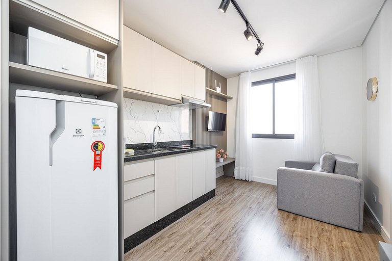 Apartamento finamente decorado no Centro de Curitiba, até 3