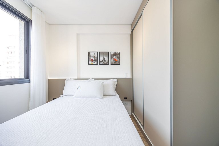 Apartamento finamente decorado no Centro de Curitiba, até 3