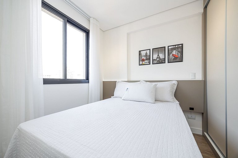 Apartamento finamente decorado no Centro de Curitiba, até 3