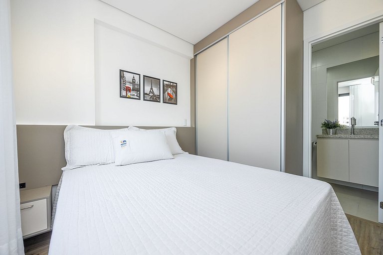 Apartamento finamente decorado no Centro de Curitiba, até 3