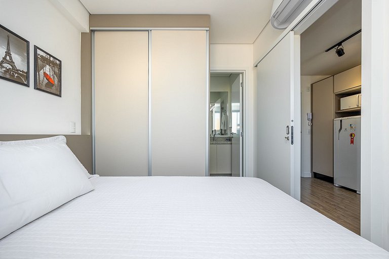 Apartamento finamente decorado no Centro de Curitiba, até 3