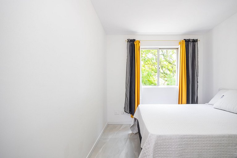 Apartamento finamente decorado no bairro Jardim Botânico, em