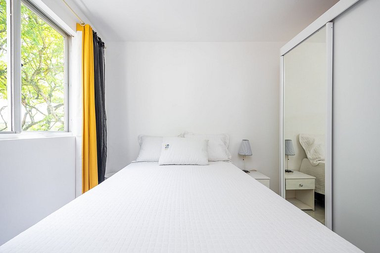 Apartamento finamente decorado no bairro Jardim Botânico, em