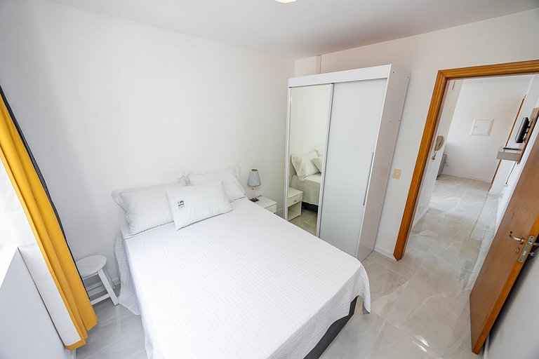 Apartamento finamente decorado no bairro Jardim Botânico, em