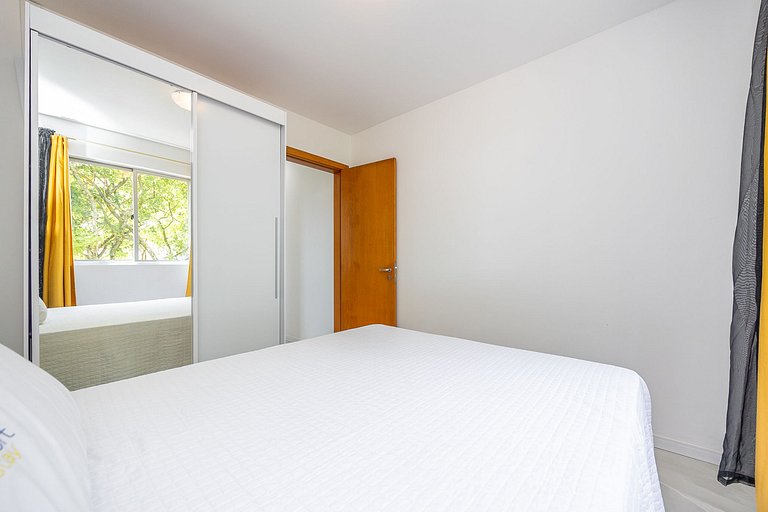 Apartamento finamente decorado no bairro Jardim Botânico, em