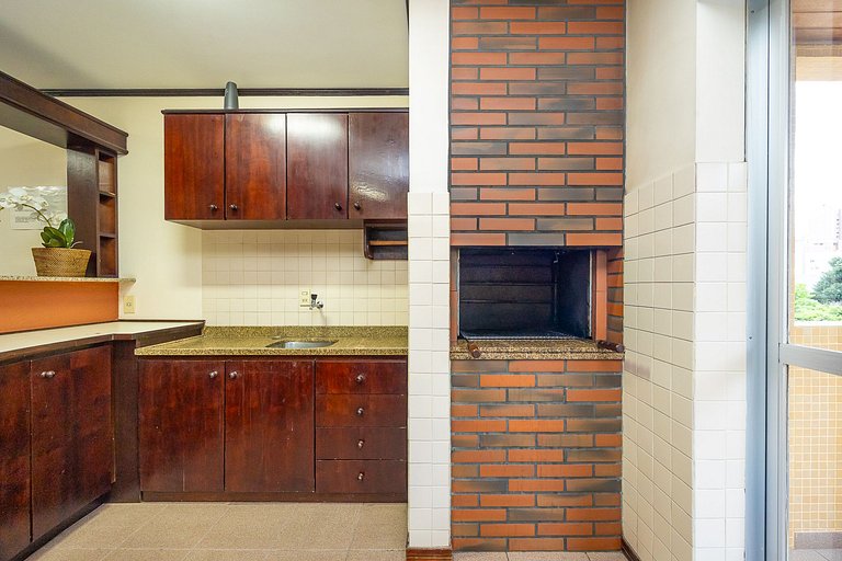 Apartamento 3 quartos, sendo 1 suíte, no Bigorrilho, m²