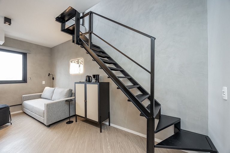 Ref 10258 | Studio Duplex finamente decorado em Curitiba, à