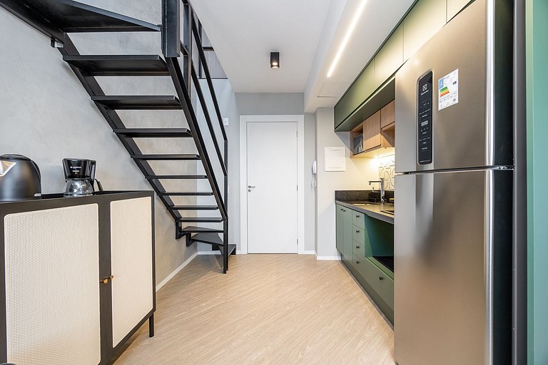 Ref 10258 | Studio Duplex finamente decorado em Curitiba, à