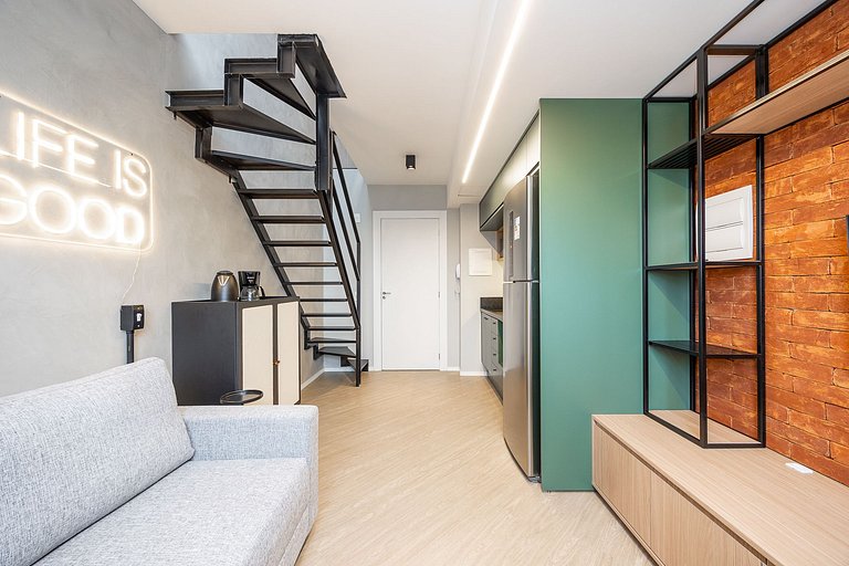 Ref 10258 | Studio Duplex finamente decorado em Curitiba, à
