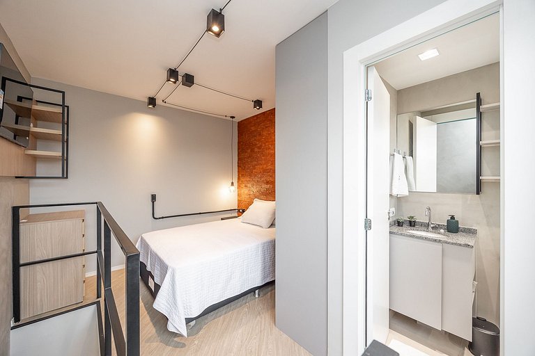 Ref 10258 | Studio Duplex finamente decorado em Curitiba, à