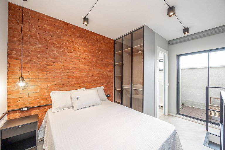 Ref 10258 | Studio Duplex finamente decorado em Curitiba, à