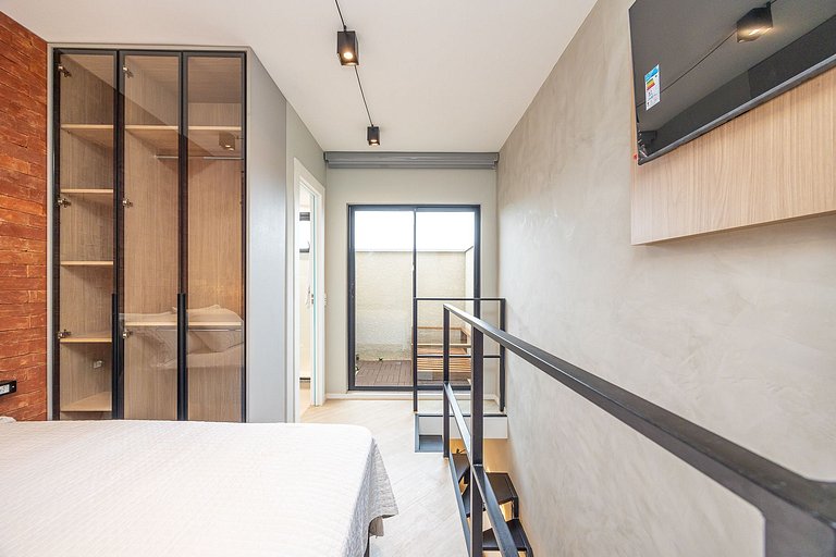 Ref 10258 | Studio Duplex finamente decorado em Curitiba, à