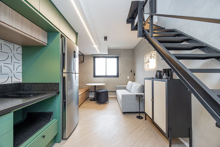 Ref 10258 | Studio Duplex finamente decorado em Curitiba, à