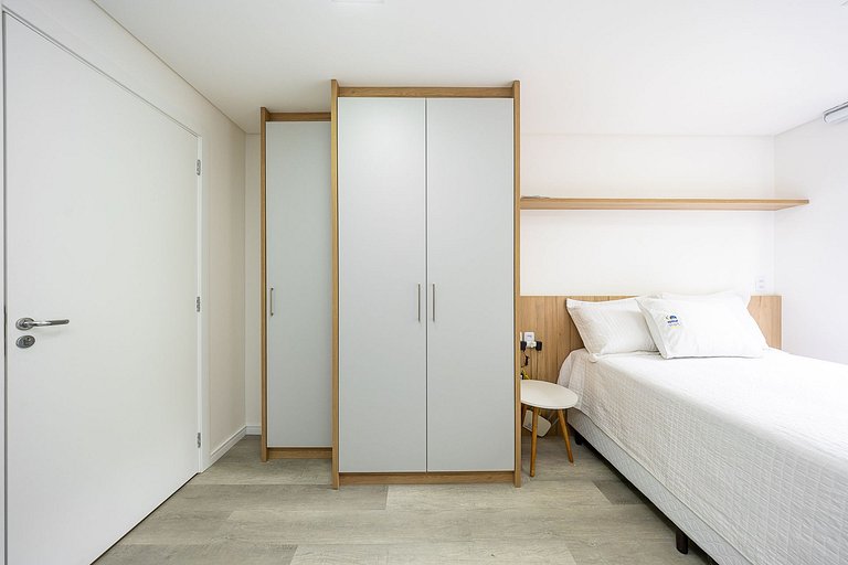 Ref 10281| Studio finamente decorado no Rebouças, até 2 pess