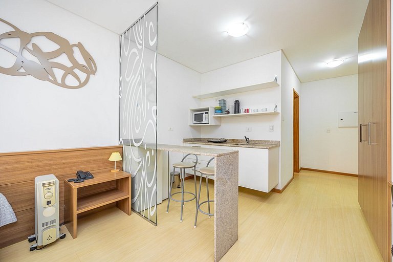 Ref 10259 | Apartamento finamente decorado, no Centro de Cur