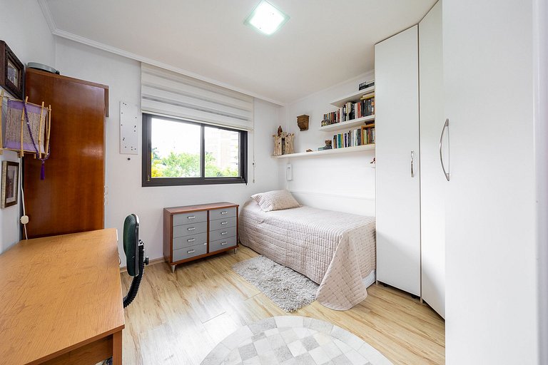 REF 10294 | Triplex 3 quartos, sendo 3 suítes, no Hugo Lange