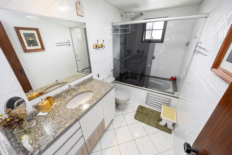 REF 10294 | Triplex 3 quartos, sendo 3 suítes, no Hugo Lange