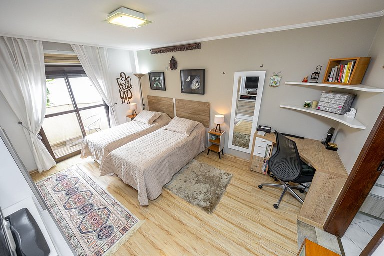 REF 10294 | Triplex 3 quartos, sendo 3 suítes, no Hugo Lange
