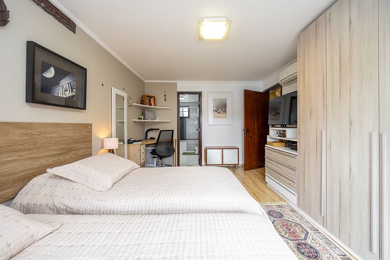 REF 10294 | Triplex 3 quartos, sendo 3 suítes, no Hugo Lange