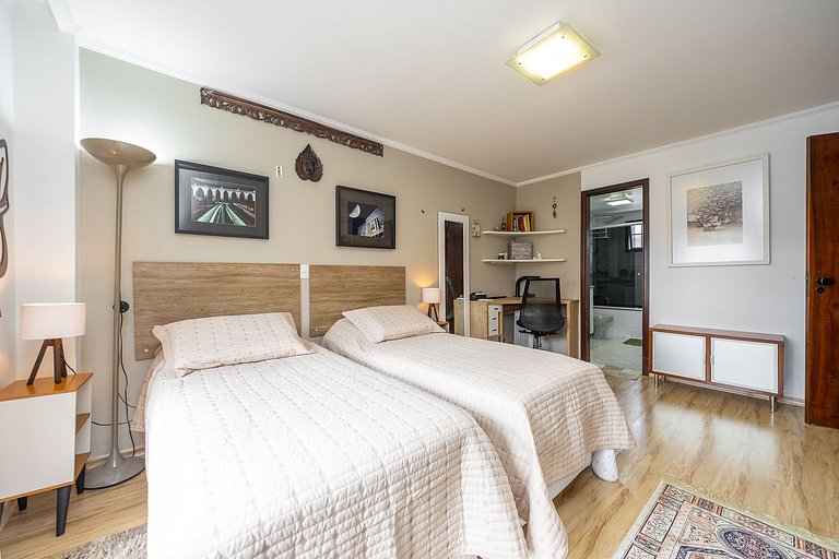 REF 10294 | Triplex 3 quartos, sendo 3 suítes, no Hugo Lange