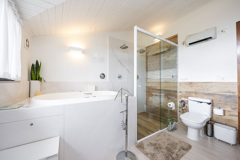 REF 10294 | Triplex 3 quartos, sendo 3 suítes, no Hugo Lange