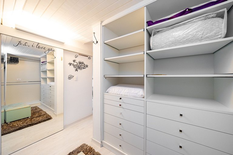 REF 10294 | Triplex 3 quartos, sendo 3 suítes, no Hugo Lange