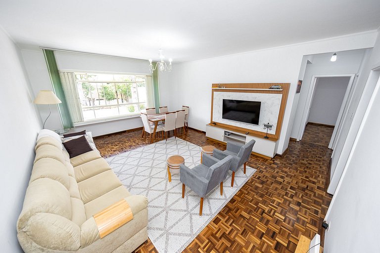 Apartamento 3 quartos finamente decorado no Batel, 110m²