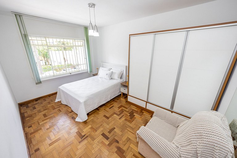 Apartamento 3 quartos finamente decorado no Batel, 110m²