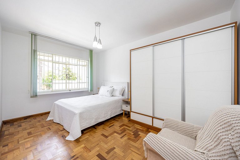 Apartamento 3 quartos finamente decorado no Batel, 110m²