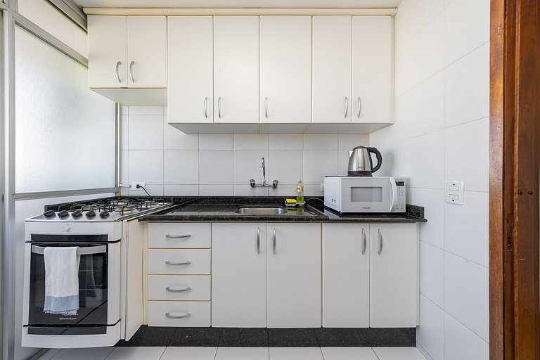 REF: 20000 Studio finamente decorado em Curitiba, até 3 pess
