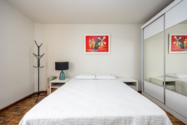 Lindo apartamento 2 quartos no Bairro Cabral em de Curitiba.