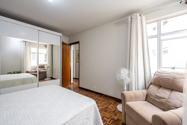 Lindo apartamento 2 quartos no Bairro Cabral em de Curitiba.
