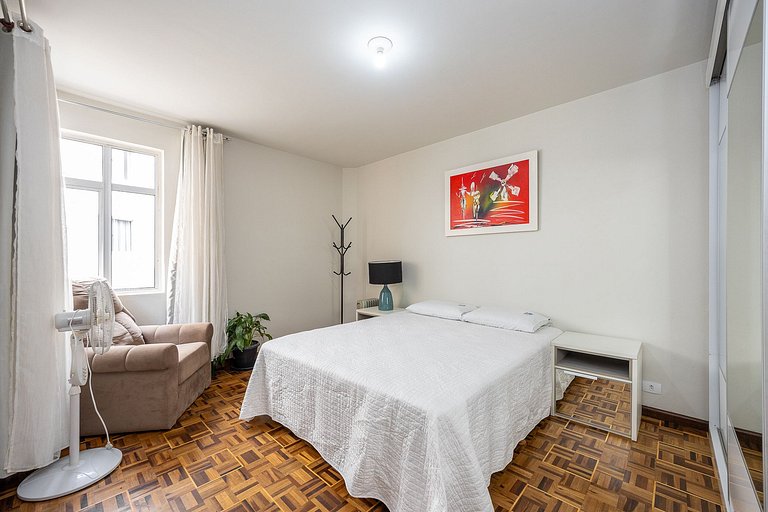 Lindo apartamento 2 quartos no Bairro Cabral em de Curitiba.