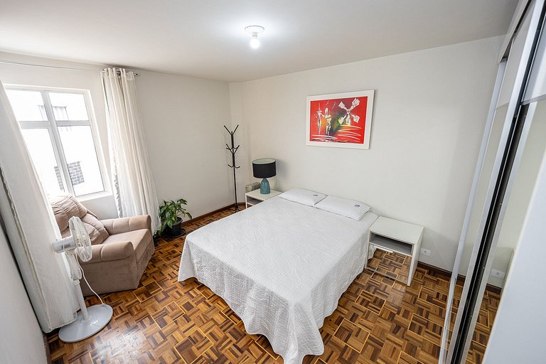 Lindo apartamento 2 quartos no Bairro Cabral em de Curitiba.