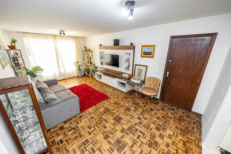 Lindo apartamento 2 quartos no Bairro Cabral em de Curitiba.