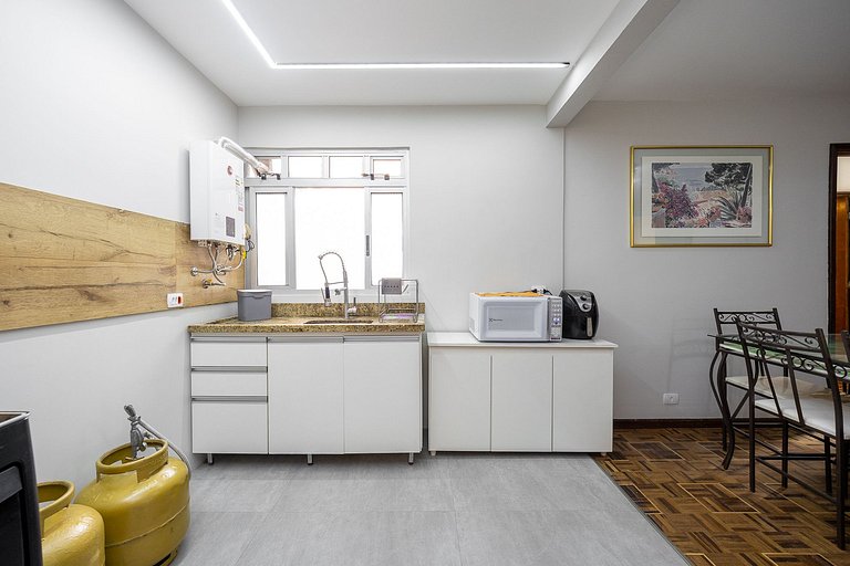 Lindo apartamento 2 quartos no Bairro Cabral em de Curitiba.