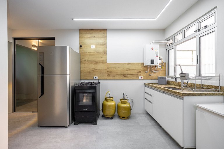 Lindo apartamento 2 quartos no Bairro Cabral em de Curitiba.