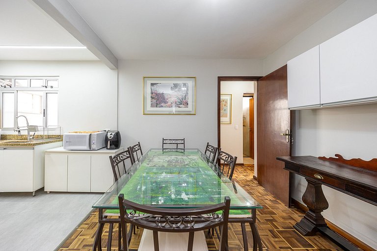 Lindo apartamento 2 quartos no Bairro Cabral em de Curitiba.